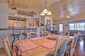 Dining Table | Dishware & Flatware Provided