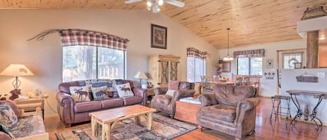 Heber-Overgaard Vacation Rental | 3BR | 2BA | 1,320 Sq Ft | Stairs to Enter