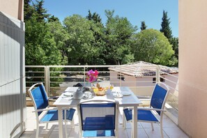 This studio may feature a balcony or a terrace - please let us know if you have a preference!