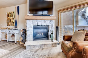Home Decor, Indoors, Fireplace, Hearth, Living Room