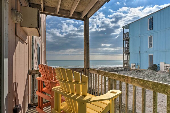 North Topsail Beach Vacation Rental | 2BR | 2BA | 840 Sq Ft | Stairs Required