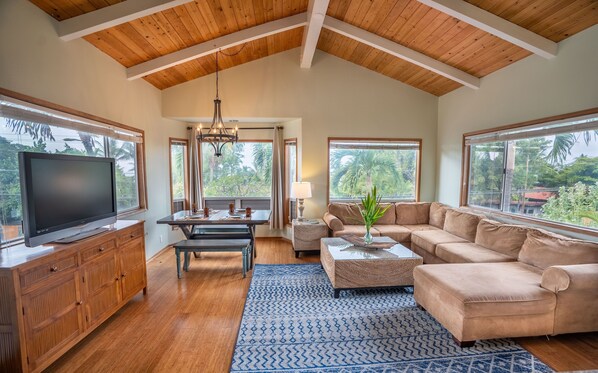 The perfect home away from home to enjoy your island stay, cozy and comfortable!