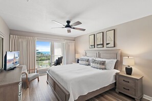 Master Bedroom with View of the Gulf - King Bed with Ensuite Bathroom, Ceiling Fan, TV & Walk-in Closet