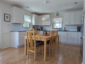 New kitchen!
Lots of cabinet space!
