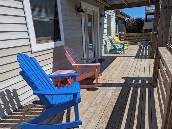 Front porch sitting area