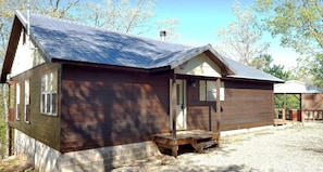 "Building","Cabin","House","Log Cabin","Outdoors"