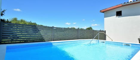 L'Eau, Ciel, Nuage, BĂątiment, Piscine, Bleu, Bleu Azur, Plante, Ombre, Rectangle