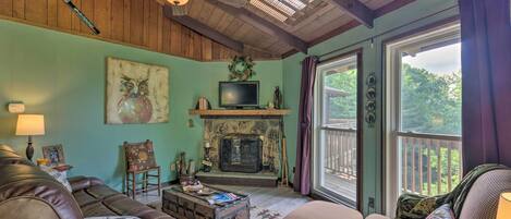 Beech Mountain Vacation Rental | 2BR | 1.5BA | 750 Sq Ft | Stairs Required