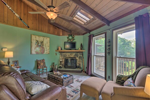 Beech Mountain Vacation Rental | 2BR | 1.5BA | 750 Sq Ft | Stairs Required