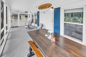 Outdoor dining