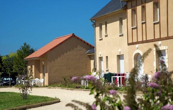 The resort offers lovely architecture inspired by Montignac.