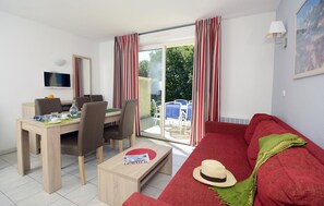 Spend a relaxing stay in our bright maisonette!