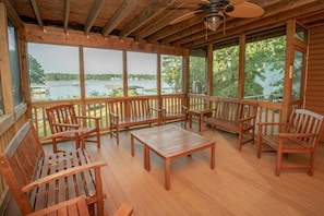 Screened in porch