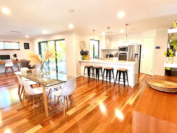 Kitchen/ Dining area