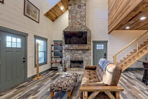 Great Room TV & Fireplace
