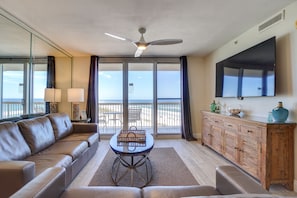 Living Area with Direct Beach and Gulf Views