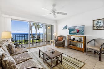 Kona Isle E-24 Direct Ocean front coner unit 2nd Floor,Sleeps 4, Spectacular
