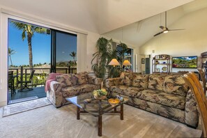 snuggle up in this cozy living room