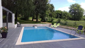 Pool and 2 sun beds. Beautiful country view.