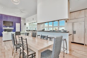 Second Floor: Dining Area