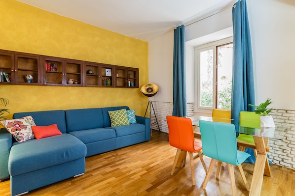 Living room with double sofa-bed