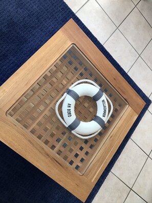 Unclassified image, 4 of 44, button