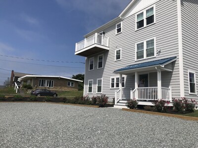 BRAND NEW GORGEOUS 8 BR, 5 BATHS, WALK 10 min TO BEACH   