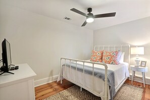 Bedroom2a