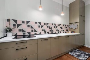 Modern, fully equipped kitchenette. 