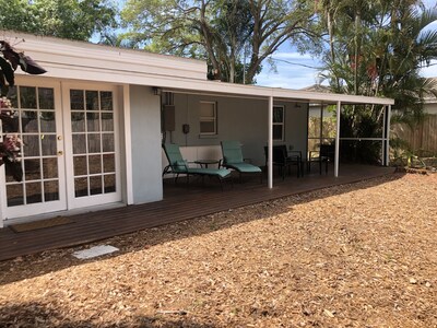 Private 3BD/2BA Completely Renovated Home 8 Minutes To Siesta Key Beach!