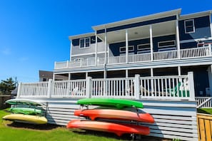 4 single, 1 double, and 1 Paddle Board