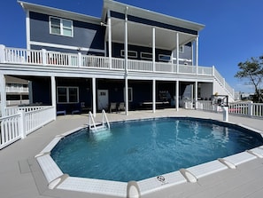 2,000 sqft of combined deck space on the upper and lower decks.