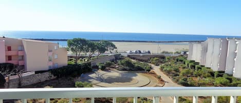 Splendid view of the sea and the Corniche beach