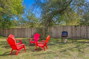 Select where you want to sit - but enjoy a great fenced in yard!
