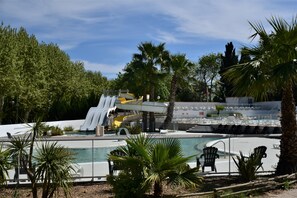 3 piscines et une pataugeoire pour enfants 