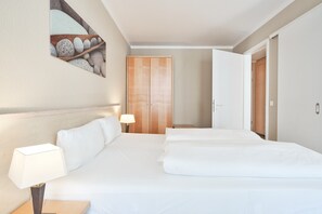 Schlafbereich mit Doppelbett