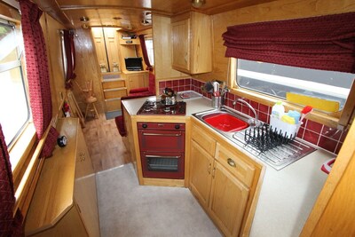 Narrowboat - Sleeps 4 - Lady Sophia