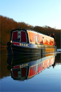 Narrowboat - Sleeps 4 - Lady Sophia