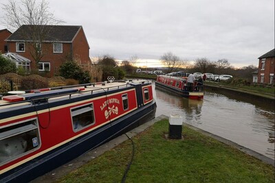 Narrowboat - Sleeps 4 - Lady Sophia