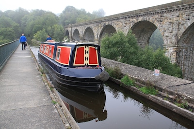 Narrowboat - Sleeps 4 - Lady Sophia