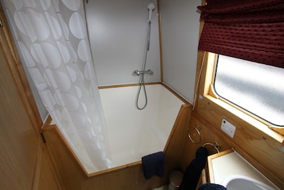 Narrowboat - Sleeps 4 - Lady Sophia