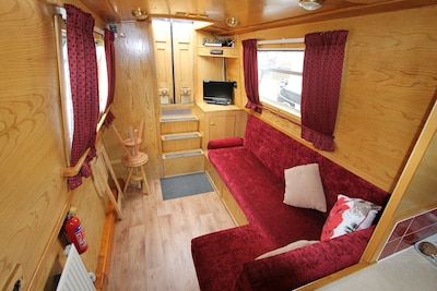 Narrowboat - Sleeps 4 - Lady Sophia