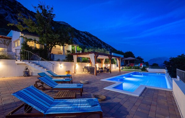 pool