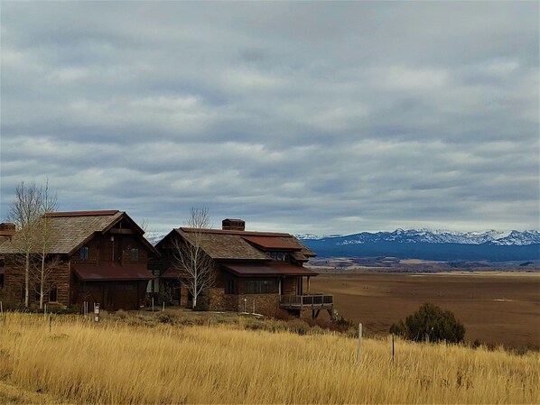 As an end unit, this house has an unobstructed 270-degree view.