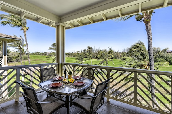 Dining Table on the Spacious Private Lanai