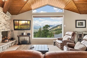 Indoors, Furniture, Living Room, Couch, Painting
