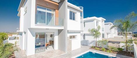 Villa Alasia, Brand New 3BDR Kapparis Villa with Private Pool