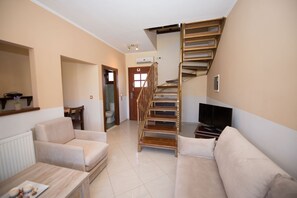 Erikousa Villa 2  - interior