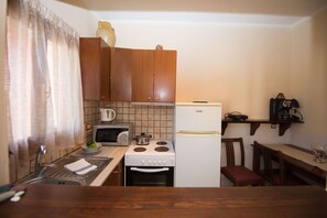 Erikousa Villa 2  - kitchen