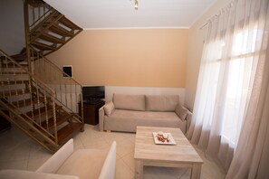 Erikousa Villa 2  -living room